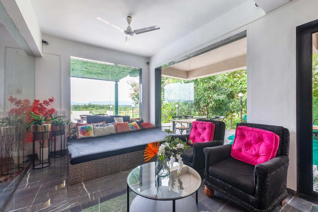 Stayvista'S Vine & Splash - Riverside Villa With An Infinity Pool And Indoor Games คาร์จัต ภายนอก รูปภาพ