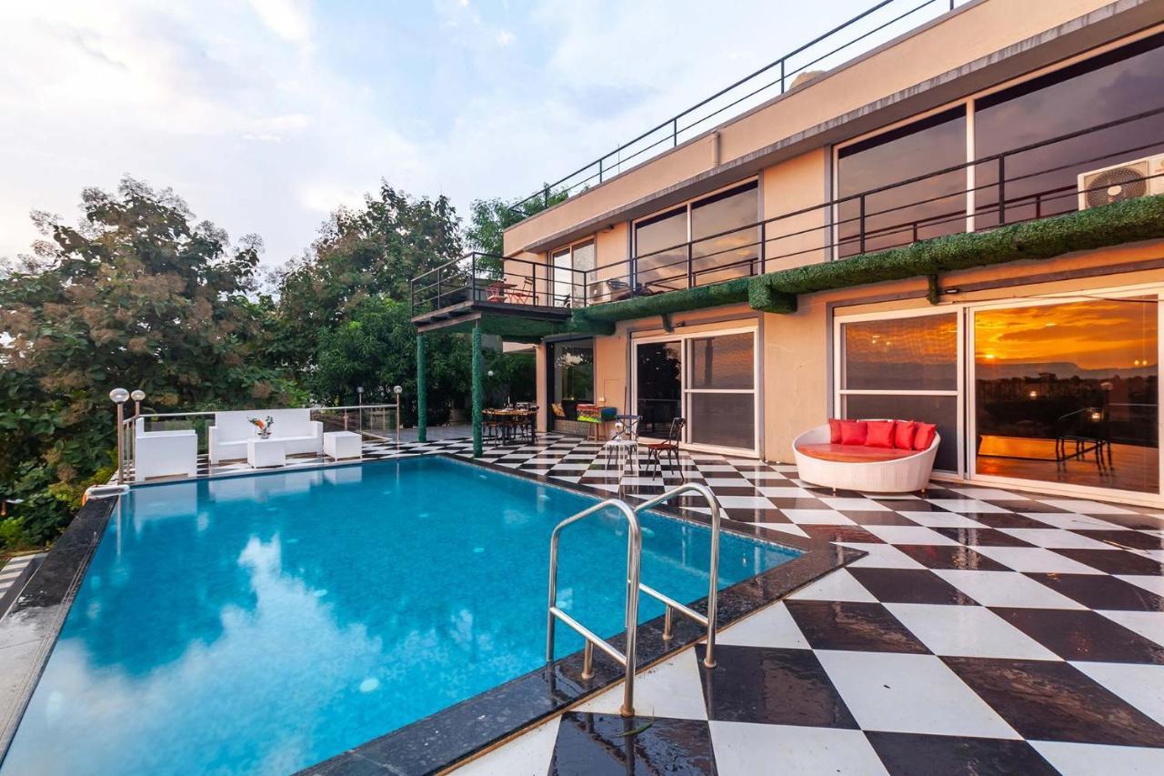 Stayvista'S Vine & Splash - Riverside Villa With An Infinity Pool And Indoor Games คาร์จัต ภายนอก รูปภาพ