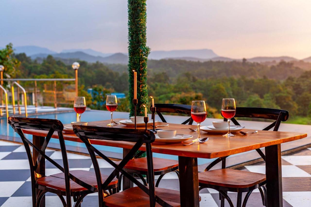 Stayvista'S Vine & Splash - Riverside Villa With An Infinity Pool And Indoor Games คาร์จัต ภายนอก รูปภาพ
