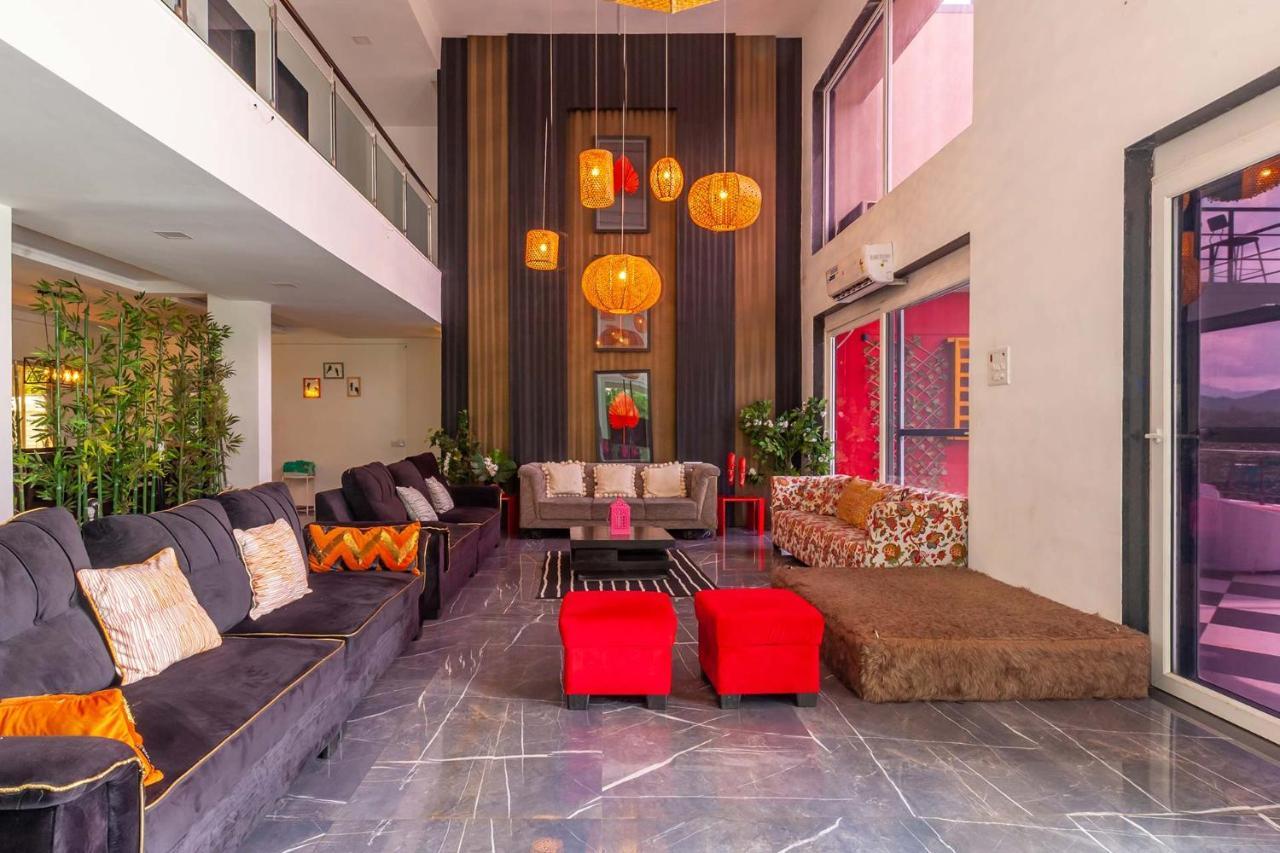 Stayvista'S Vine & Splash - Riverside Villa With An Infinity Pool And Indoor Games คาร์จัต ภายนอก รูปภาพ